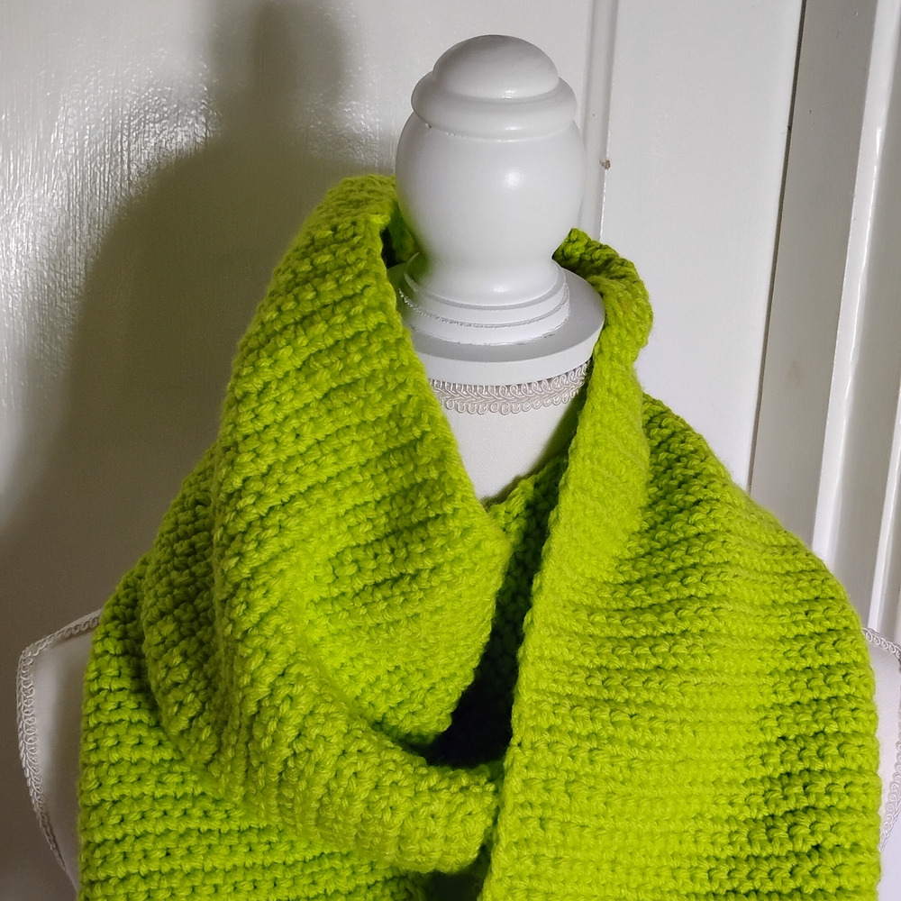 Bright Green Knit Scarf - Picture 6 of 10
